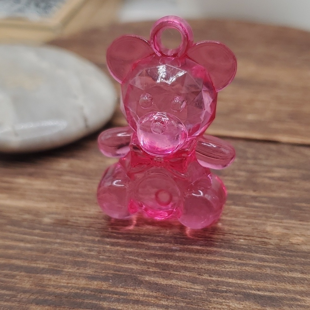 Chunky kawai teddy bear pendant cute 😍 pink faceted